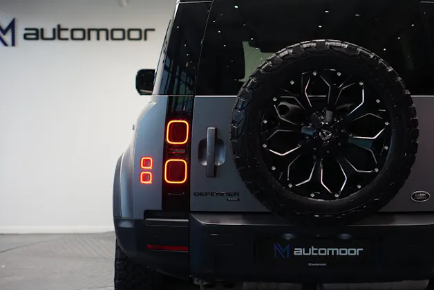 Land Rover Defender 110 3.0 D I6 300 HSE AWD AT8 *Fuel Offroad Felgen* *CH-Fahrzeug* *Approved Garantie*