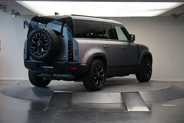 Land Rover Defender 110 3.0 D I6 300 HSE AWD AT8 *Fuel Offroad Felgen* *CH-Fahrzeug* *Approved Garantie*