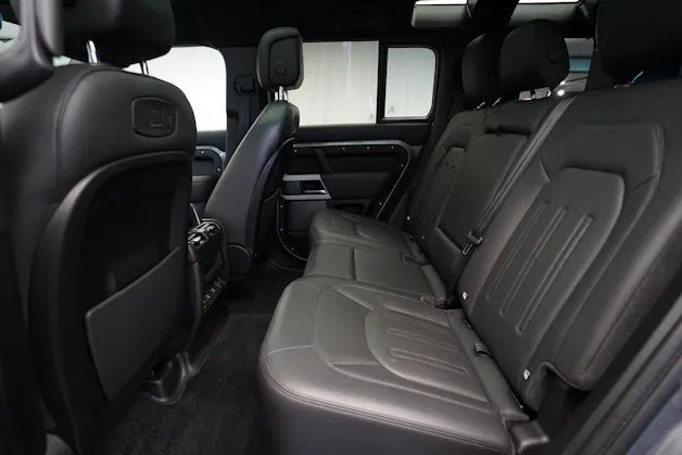 Land Rover Defender 110 3.0 D I6 300 HSE AWD AT8 *Fuel Offroad Felgen* *CH-Fahrzeug* *Approved Garantie*