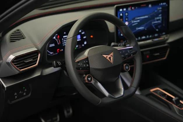 CUPRA Formentor 2.0TSI VZ 4Drive DSG *CH-Fahrzeug* *AHK* *Panorama* *Assistenzpaket*