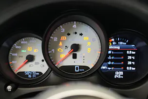 PORSCHE Macan Turbo PDK *CH-Fahrzeug* *Keramik* *Burmester* *Panorama*
