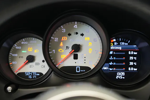 PORSCHE Macan Turbo PDK *CH-Fahrzeug* *Keramik* *Burmester* *Panorama*