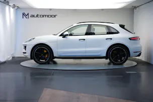 PORSCHE Macan Turbo PDK *CH-Fahrzeug* *Keramik* *Burmester* *Panorama*