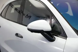 PORSCHE Macan Turbo PDK *CH-Fahrzeug* *Keramik* *Burmester* *Panorama*