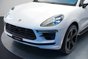 PORSCHE Macan Turbo PDK *CH-Fahrzeug* *Keramik* *Burmester* *Panorama*