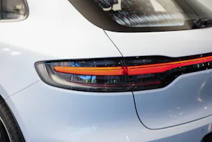 PORSCHE Macan Turbo PDK *CH-Fahrzeug* *Keramik* *Burmester* *Panorama*