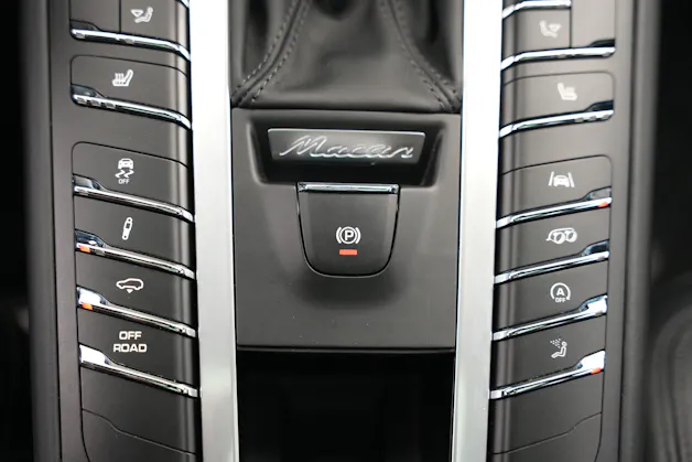 PORSCHE Macan Turbo PDK *CH-Fahrzeug* *Keramik* *Burmester* *Panorama*