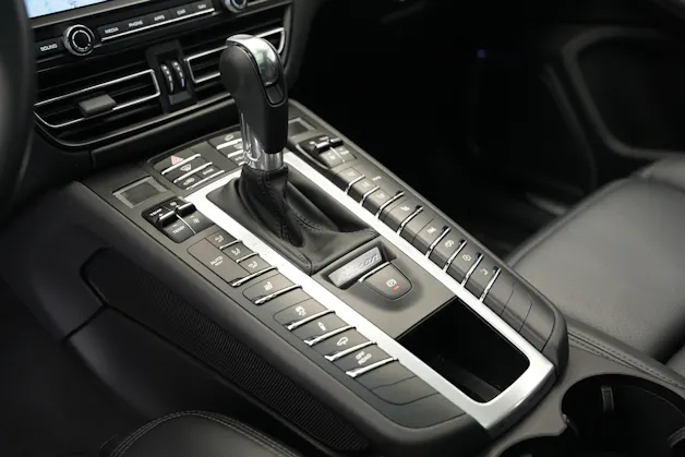 PORSCHE Macan Turbo PDK *CH-Fahrzeug* *Keramik* *Burmester* *Panorama*