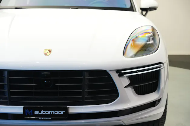 PORSCHE Macan Turbo PDK *CH-Fahrzeug* *Keramik* *Burmester* *Panorama*