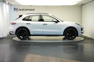 PORSCHE Macan Turbo PDK *CH-Fahrzeug* *Keramik* *Burmester* *Panorama*