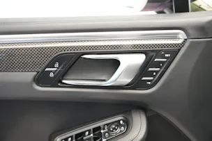 PORSCHE Macan Turbo PDK *CH-Fahrzeug* *Keramik* *Burmester* *Panorama*