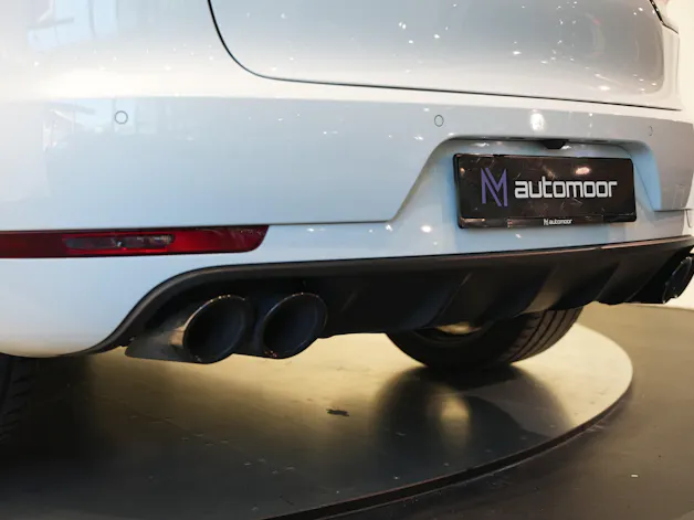 PORSCHE Macan Turbo PDK *CH-Fahrzeug* *Keramik* *Burmester* *Panorama*