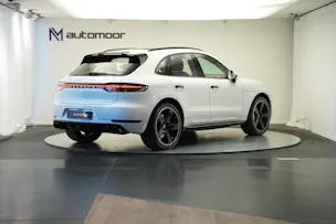 PORSCHE Macan Turbo PDK *CH-Fahrzeug* *Keramik* *Burmester* *Panorama*