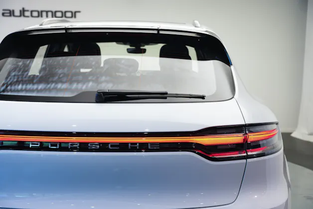 PORSCHE Macan Turbo PDK *CH-Fahrzeug* *Keramik* *Burmester* *Panorama*