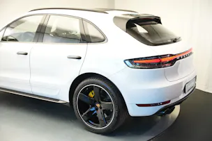 PORSCHE Macan Turbo PDK *CH-Fahrzeug* *Keramik* *Burmester* *Panorama*