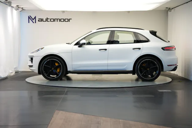 PORSCHE Macan Turbo PDK *CH-Fahrzeug* *Keramik* *Burmester* *Panorama*