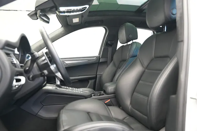 PORSCHE Macan Turbo PDK *CH-Fahrzeug* *Keramik* *Burmester* *Panorama*