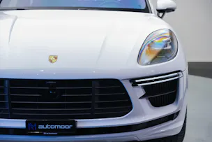 PORSCHE Macan Turbo PDK *CH-Fahrzeug* *Keramik* *Burmester* *Panorama*