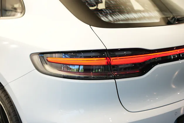 PORSCHE Macan Turbo PDK *CH-Fahrzeug* *Keramik* *Burmester* *Panorama*