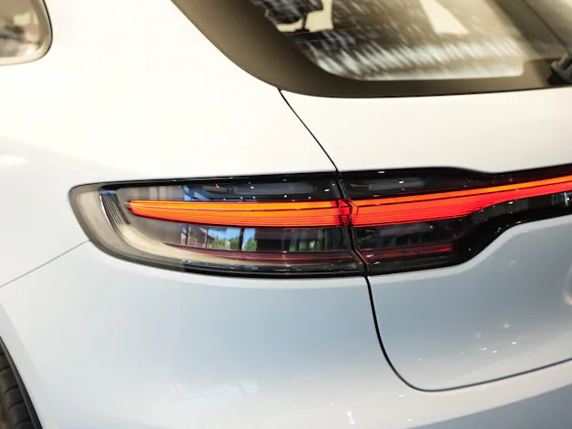 PORSCHE Macan Turbo PDK *CH-Fahrzeug* *Keramik* *Burmester* *Panorama*