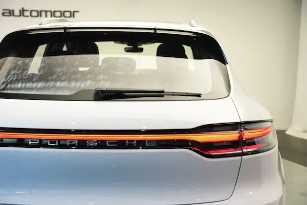 PORSCHE Macan Turbo PDK *CH-Fahrzeug* *Keramik* *Burmester* *Panorama*