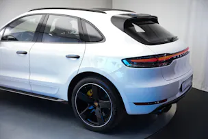 PORSCHE Macan Turbo PDK *CH-Fahrzeug* *Keramik* *Burmester* *Panorama*