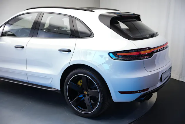 PORSCHE Macan Turbo PDK *CH-Fahrzeug* *Keramik* *Burmester* *Panorama*