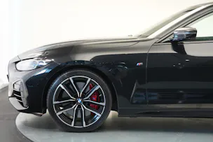 BMW M440i xDrive 48V Coupé Steptronic *CH-Fahrzeug* *M Sportsitze* *Carbon Paket*