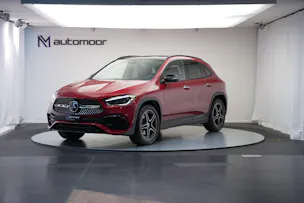 MERCEDES-BENZ GLA 200 AMG Line 7G-DCT *CH-Fahrzeug* *Panorama*