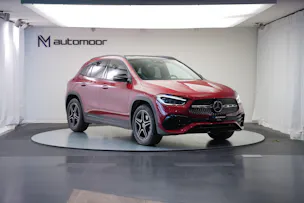 MERCEDES-BENZ GLA 200 AMG Line 7G-DCT *CH-Fahrzeug* *Panorama*