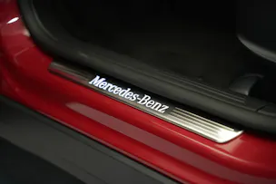 MERCEDES-BENZ GLA 200 AMG Line 7G-DCT *CH-Fahrzeug* *Panorama*