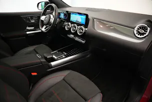 MERCEDES-BENZ GLA 200 AMG Line 7G-DCT *CH-Fahrzeug* *Panorama*