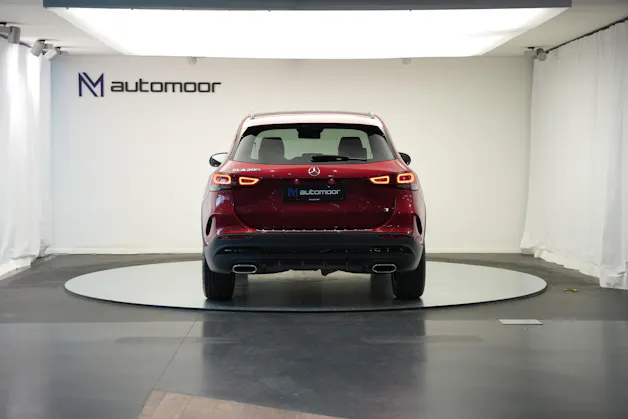 MERCEDES-BENZ GLA 200 AMG Line 7G-DCT *CH-Fahrzeug* *Panorama*