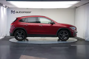 MERCEDES-BENZ GLA 200 AMG Line 7G-DCT *CH-Fahrzeug* *Panorama*