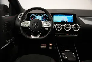 MERCEDES-BENZ GLA 200 AMG Line 7G-DCT *CH-Fahrzeug* *Panorama*