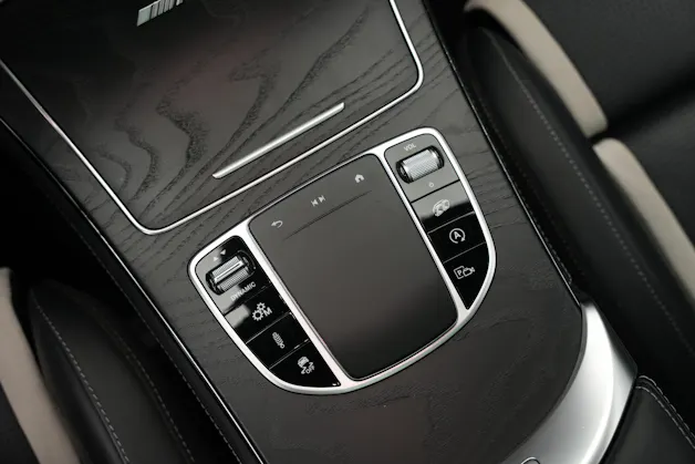 MERCEDES-BENZ GLC 63 S AMG 4Matic 9G-Tronic *CH-Fahrzeug* *Voll*