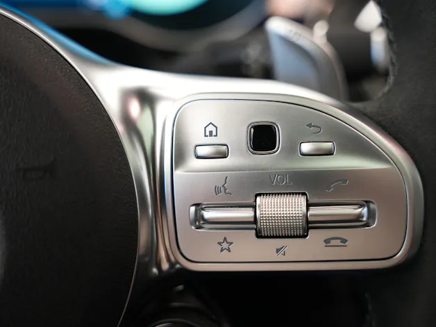 MERCEDES-BENZ GLC 63 S AMG 4Matic 9G-Tronic *CH-Fahrzeug* *Voll*