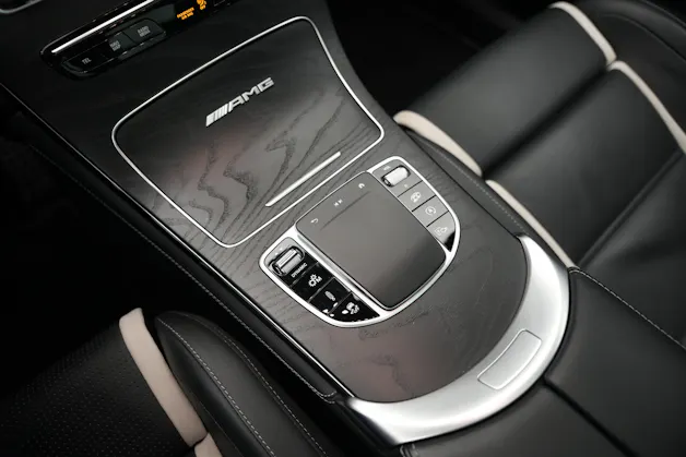 MERCEDES-BENZ GLC 63 S AMG 4Matic 9G-Tronic *CH-Fahrzeug* *Voll*