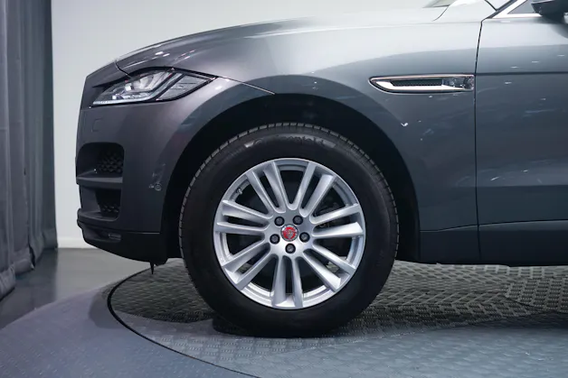 Jaguar F-Pace 30t 2.0 Prestige AWD Automatik *CH-Fahrzeug* *Panoramadach* *Assistenzpaket