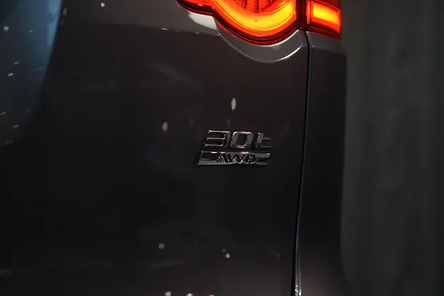 Jaguar F-Pace 30t 2.0 Prestige AWD Automatik *CH-Fahrzeug* *Panoramadach* *Assistenzpaket