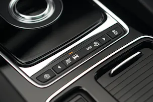 Jaguar F-Pace 30t 2.0 Prestige AWD Automatik *CH-Fahrzeug* *Panoramadach* *Assistenzpaket