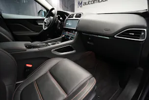 Jaguar F-Pace 30t 2.0 Prestige AWD Automatik *CH-Fahrzeug* *Panoramadach* *Assistenzpaket
