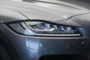 Jaguar F-Pace 30t 2.0 Prestige AWD Automatik *CH-Fahrzeug* *Panoramadach* *Assistenzpaket