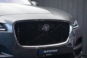 Jaguar F-Pace 30t 2.0 Prestige AWD Automatik *CH-Fahrzeug* *Panoramadach* *Assistenzpaket