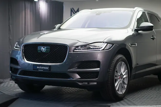 Jaguar F-Pace 30t 2.0 Prestige AWD Automatik *CH-Fahrzeug* *Panoramadach* *Assistenzpaket