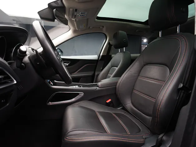 Jaguar F-Pace 30t 2.0 Prestige AWD Automatik *CH-Fahrzeug* *Panoramadach* *Assistenzpaket