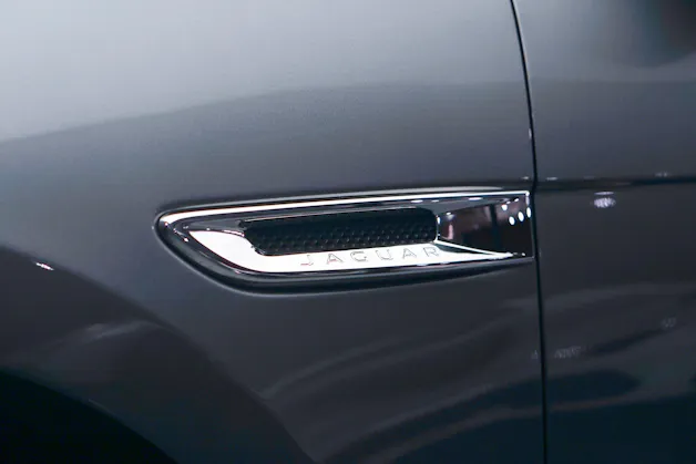 Jaguar F-Pace 30t 2.0 Prestige AWD Automatik *CH-Fahrzeug* *Panoramadach* *Assistenzpaket