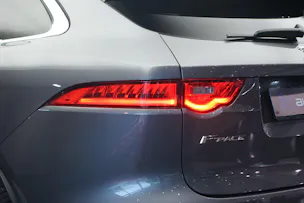Jaguar F-Pace 30t 2.0 Prestige AWD Automatik *CH-Fahrzeug* *Panoramadach* *Assistenzpaket
