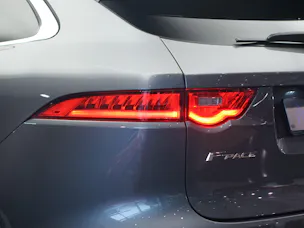 Jaguar F-Pace 30t 2.0 Prestige AWD Automatik *CH-Fahrzeug* *Panoramadach* *Assistenzpaket