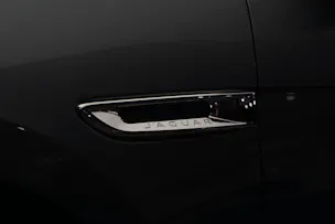 Jaguar F-Pace 30t 2.0 Prestige AWD Automatik *CH-Fahrzeug* *Panoramadach* *Assistenzpaket